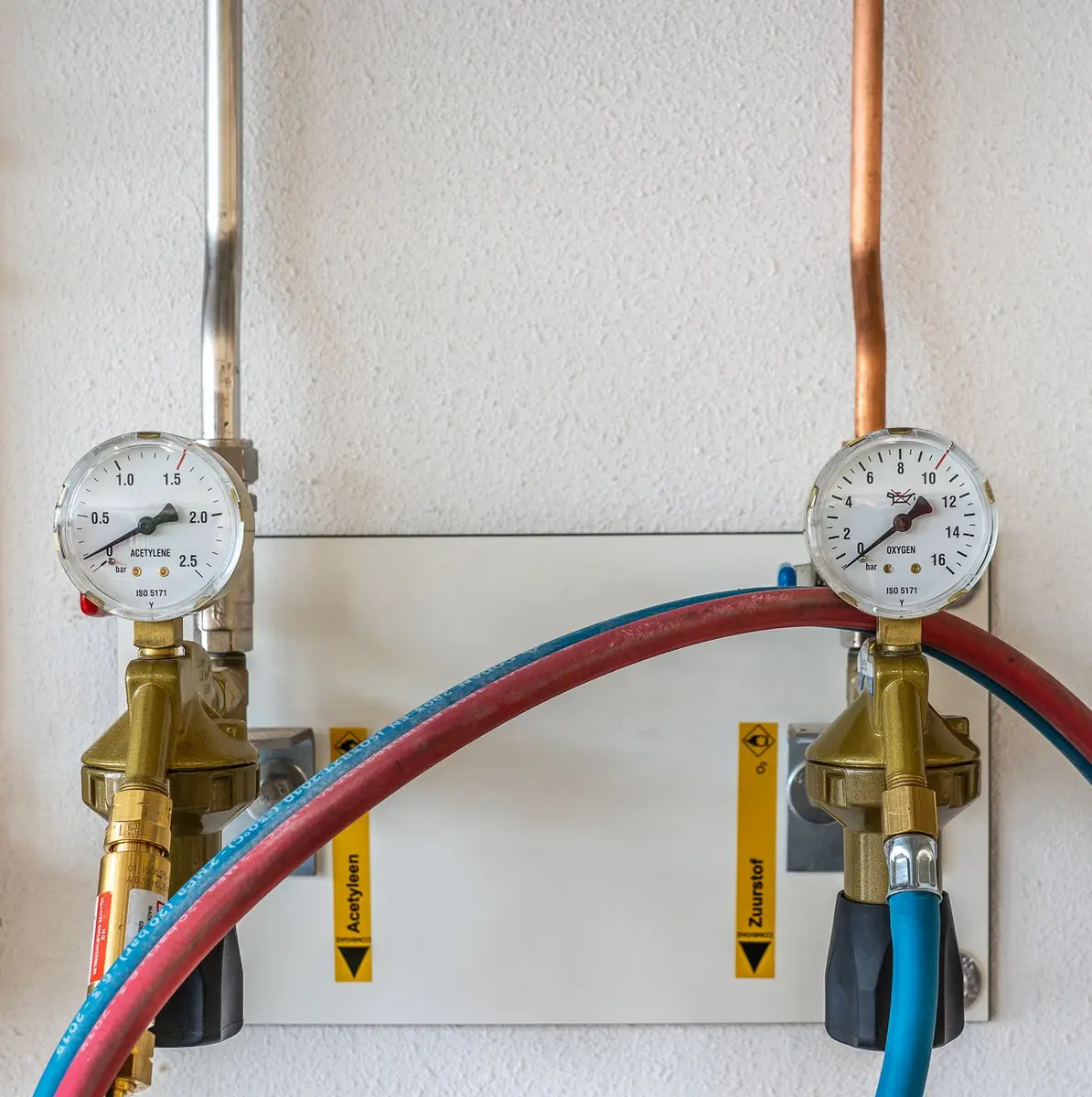 Gaz basınç regülatörleri ve bağlantı ekipmanları
